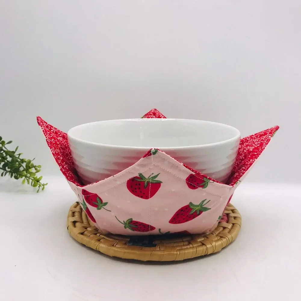 Microwave Soup Bowl Cozy: Reversible, Strawberries Pink Red Cottage Garden